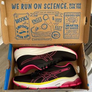 Like New Asics Gel pulse 12 running shoes. Barely worn.
